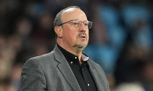 纠结许久痛下决心？塞尔塔宣布贝尼特斯下课