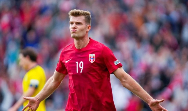 西记者：瑟洛特不想当替补要求离队，马竞标3500万欧价格