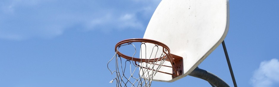 国内媒体人爆料：广东宏远男篮中锋徐昕向球队申请交易