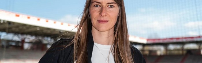 英雄联盟官网赛事-德甲|女帅男兵！埃塔执教柏林联合，成为五大联赛首位女性主教练|足球|鲍姆加特|女足|主帅_新浪新闻